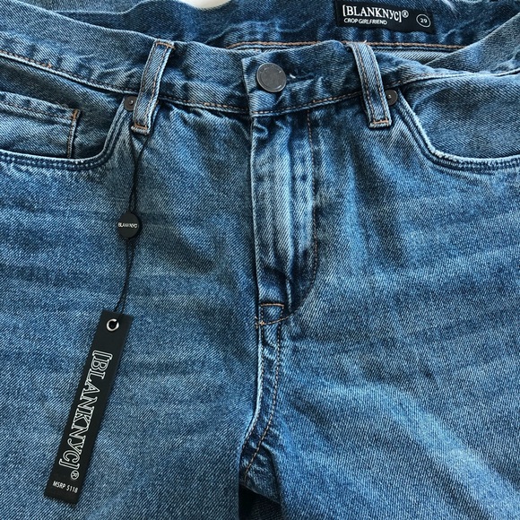 BLANKNYC Cropped Girlfriend Side-Pieced Jeans - Picture 4 of 8